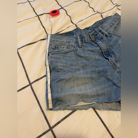 Vintage Urban Renewal Levis denim shorts! - Picture 6 of 7
